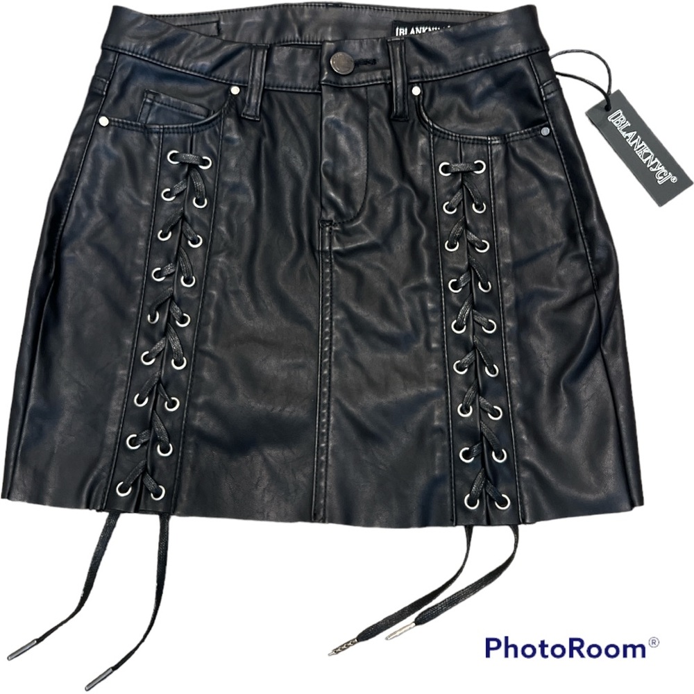 Blank NYC vegan leather laced mini skirt women’s 24 black NEW - Picture 2 of 4